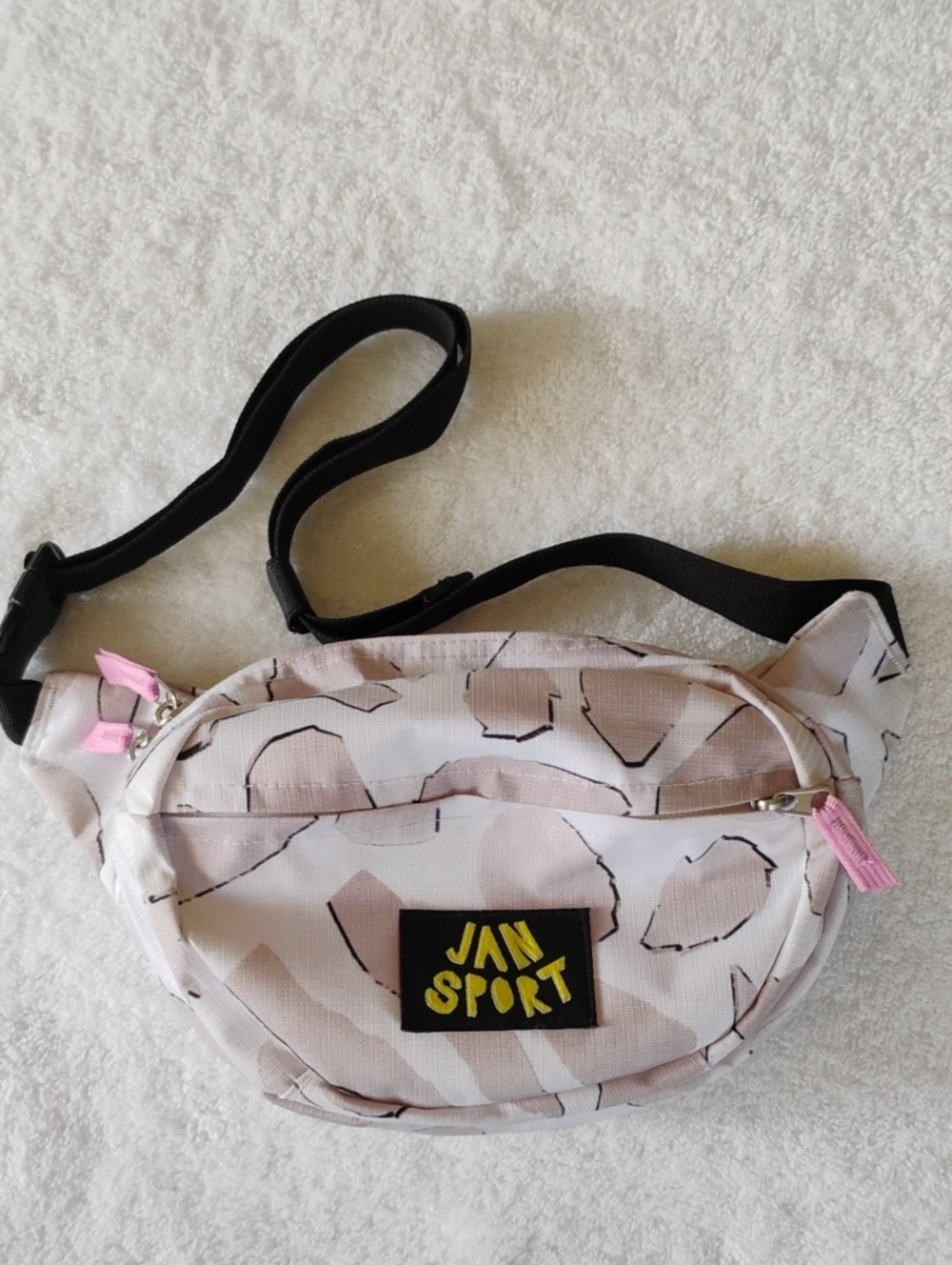 Jansport White And Gray Geometric Pattern Waist Pack with Adjustable Black Strap